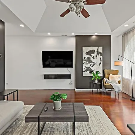 The Penthouse, Lux Stay Near Downtown, Uofc & Lake Chicago Exterior photo