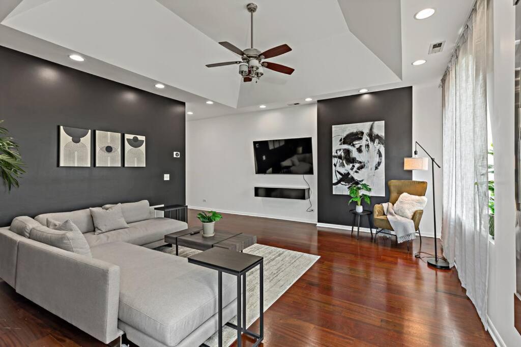 Apartment The Penthouse, Lux Near Downtown, Uofc & *